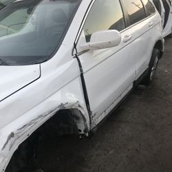 2009 Honda CR-V  For Parts 