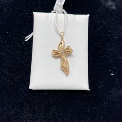 14kt Cross Pendant
