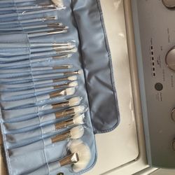 makeup brushes