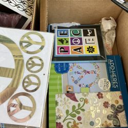 Wall Peace N Hippie, Love