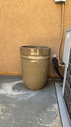 Ceramic plant pot