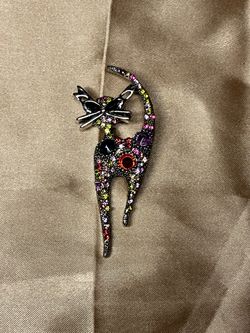 Rhinestone Cat Brooch: Sparkly Costume Jewelry