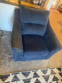 Used Blue arm chair (pick up only)