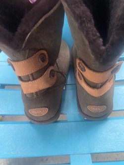 Boots size 8