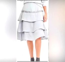 Banana Republic Tiered Gray Midi Skirt Size 2 Silver Silky Soft