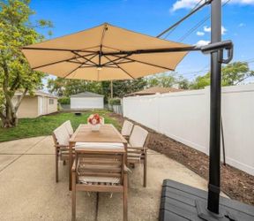 Outdoor offset umbrella 11ft, beige