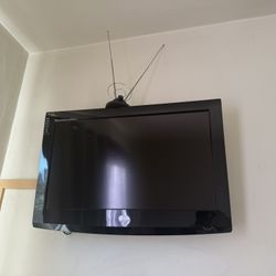 LG TV + ANTENNA OLD MODEL