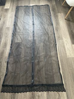 Magnetic screen door / mosquitera para puerta