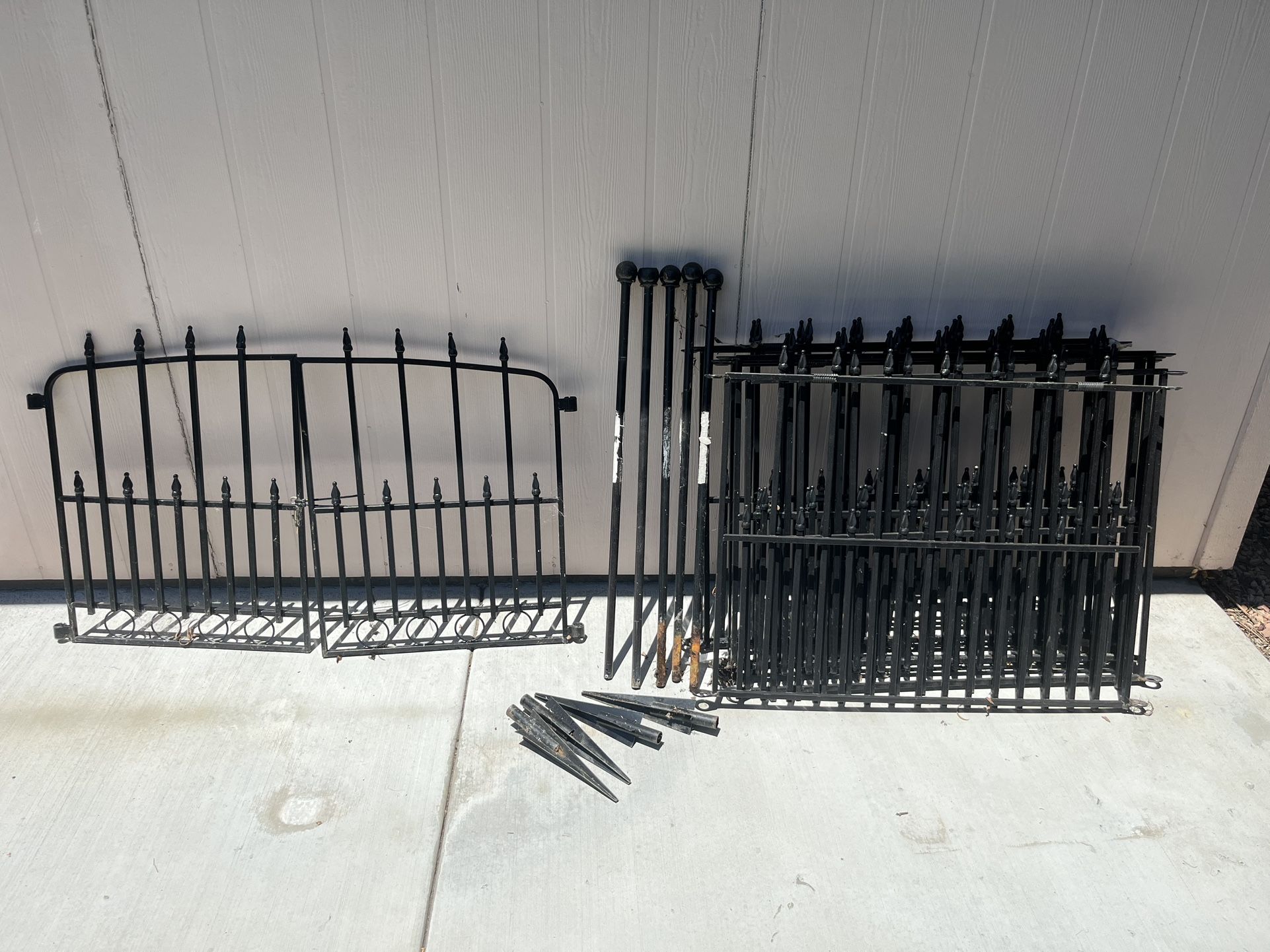 Vinyl And Metal Fence Sections