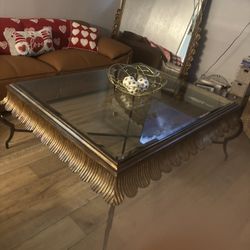 Large coffee table.  Hollywood Regency Gilded Sheaf of Wheat style coffee table with a glass top