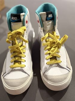 Nike - Size 6 Youth 