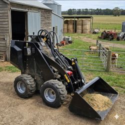 Briggs & Stratton XR2100 13.5HP Gas Powered Stand on Skid Steer