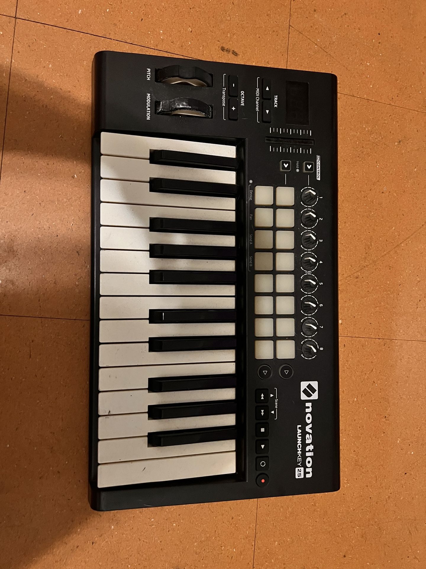 Novation Launchkey 25