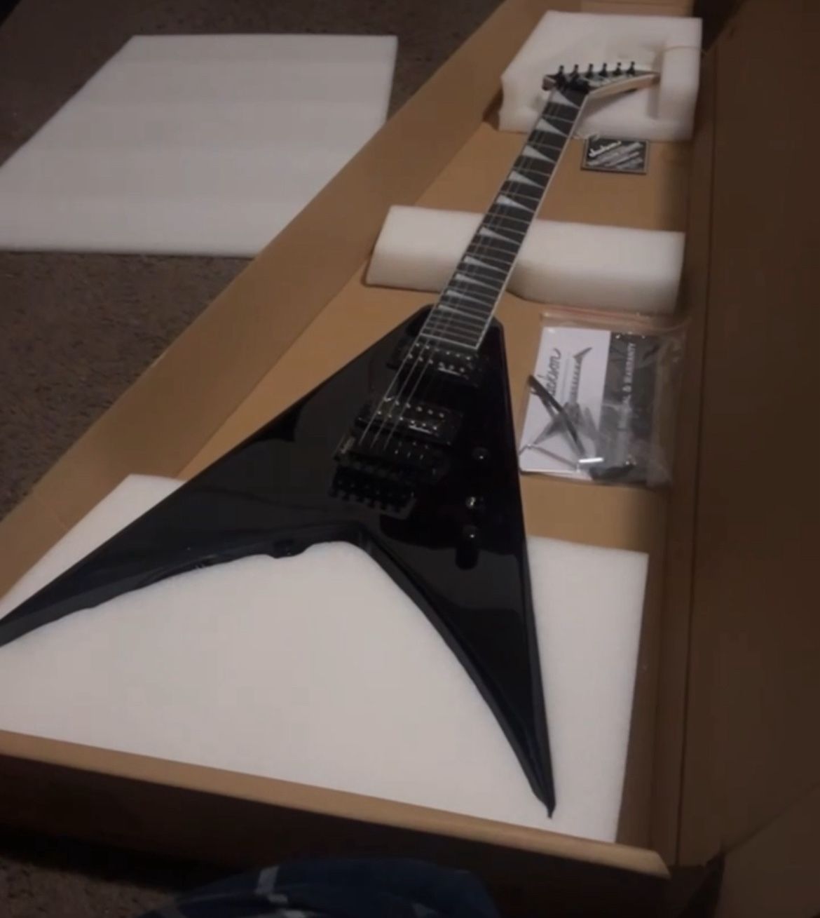 Brand New Jackson JS 32 King V Guitar