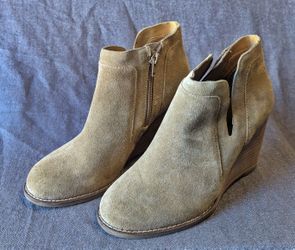 Women's Lucky Brand ankle booties *NEW*