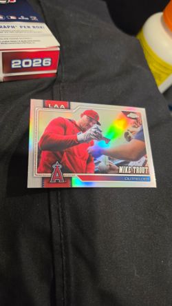 Topps chrome baseball 2026 mike trout image variation