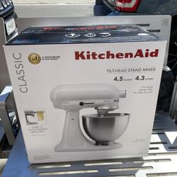 KitchenAid Tilt-Head Stand Mixer 