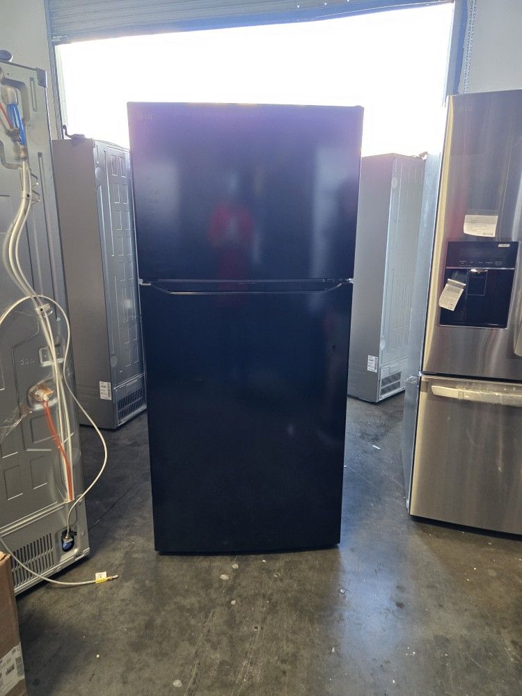 LG 20 cu. ft. Top Freezer Refrigerator