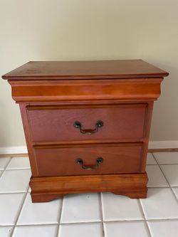 Wooden Nightstand with 2 Drawers