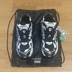Balenciaga Runners Black And White/ Size 11