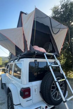 Rooftop tent & Rack