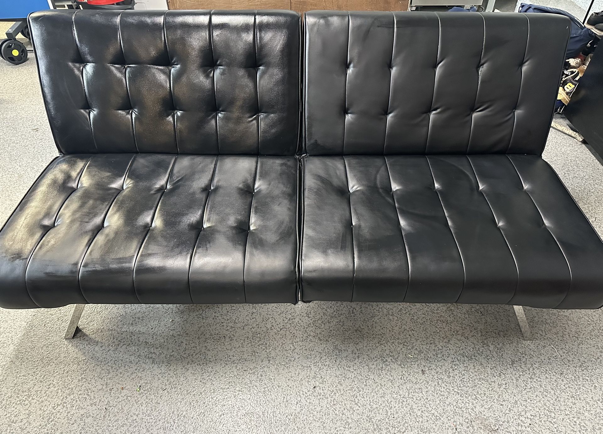 Black Futon