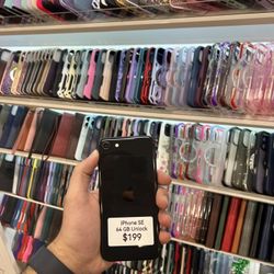 iPhone SE 64GB Unlocked 