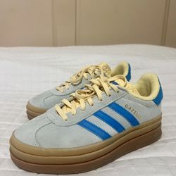Adidas Sneakers