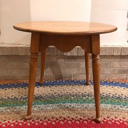 Vintage Baumritter New York Maple Pub Style Side Table 27”Diameter Side Table