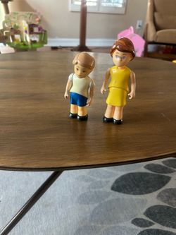 Dollhouse Family Toy Figures Set of 2