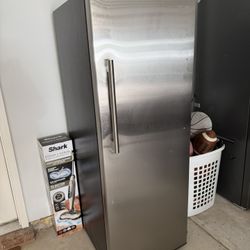 Upright Deep Freezer And Or Refrigerator 