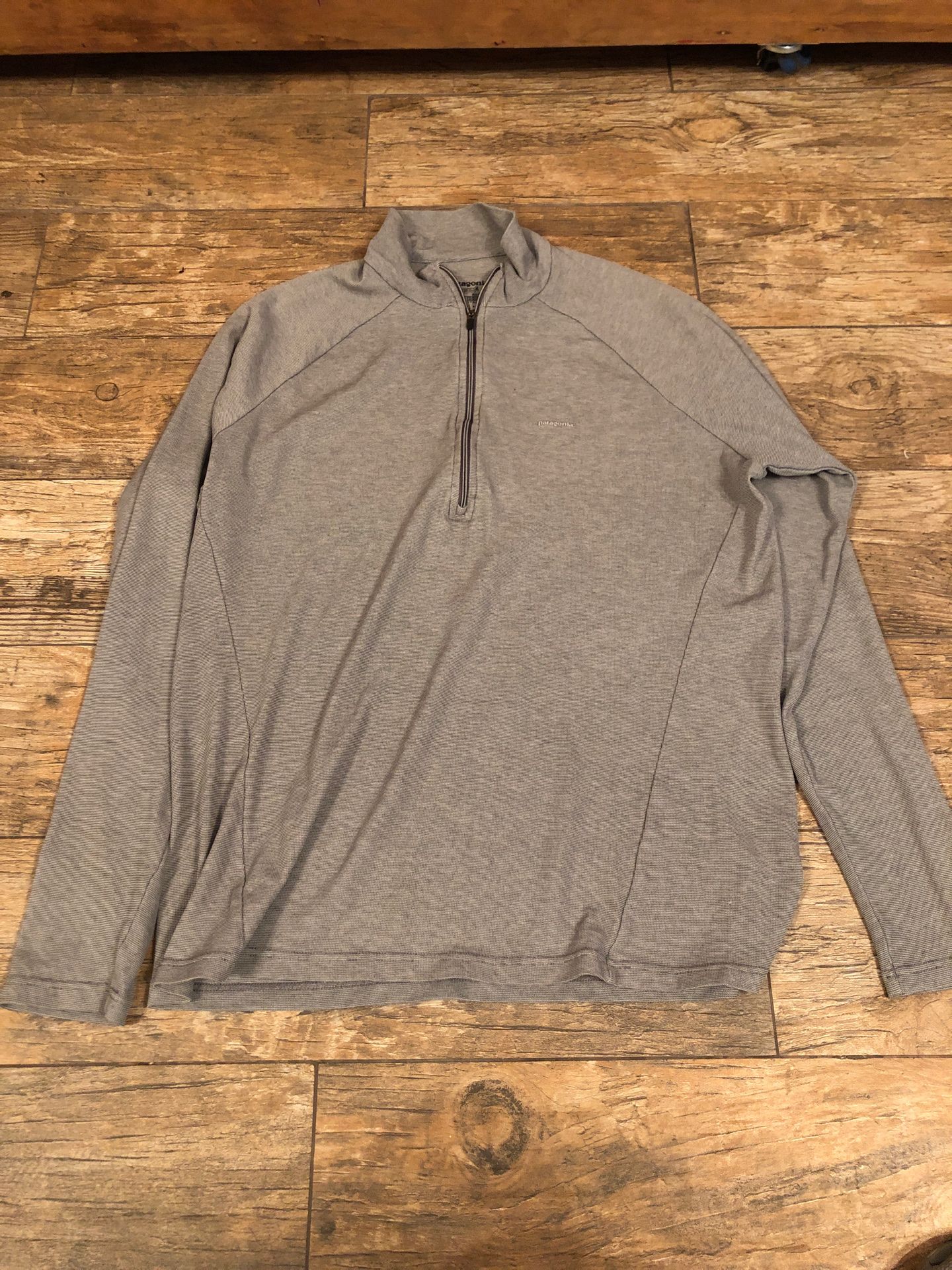 Patagonia long sleeve quarter zip shirt size large