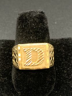 Gold ring with "D" initial #33567