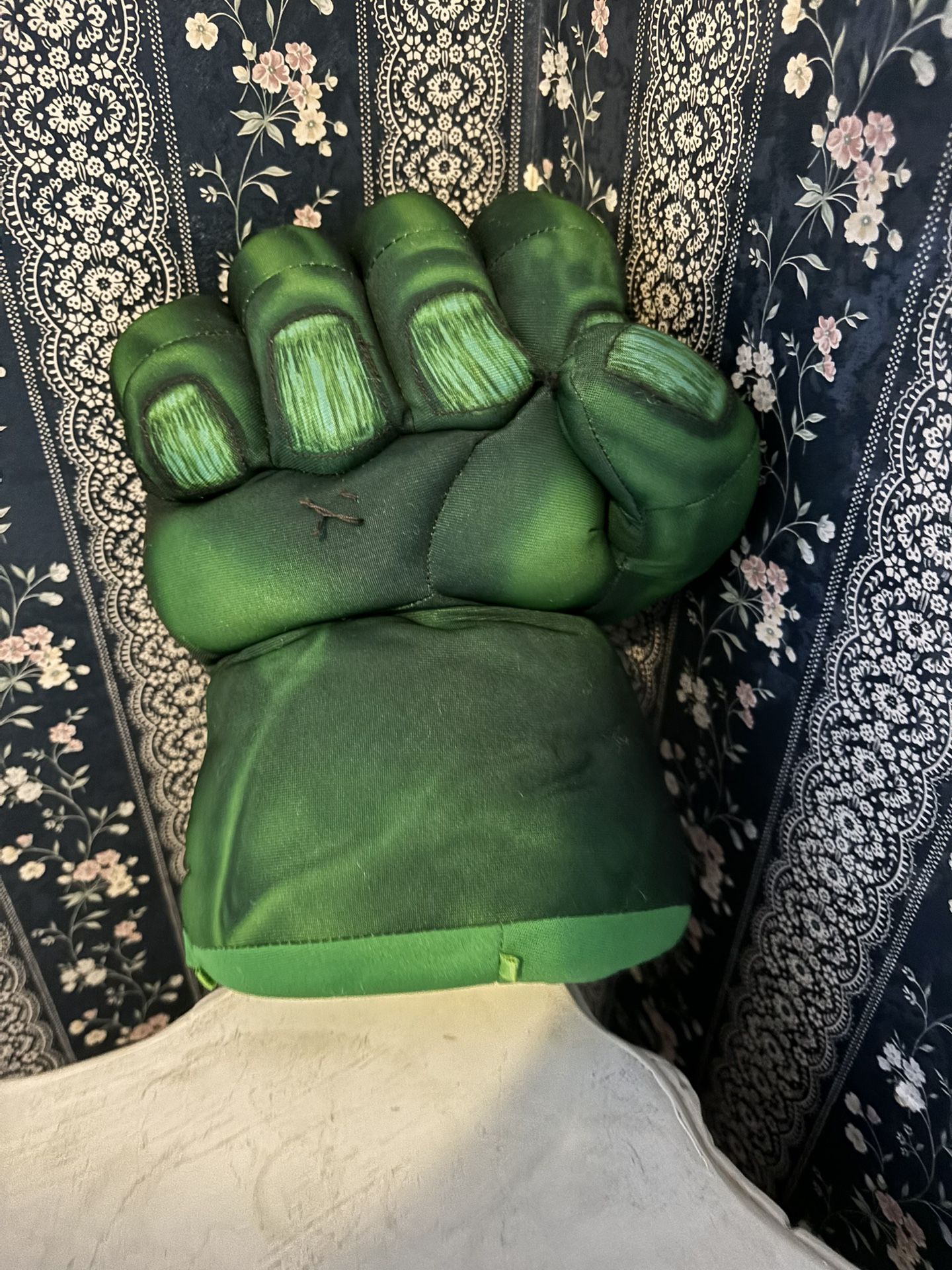 Talking Hulk Hands 