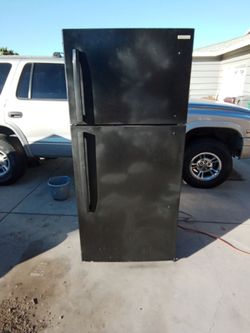 INSIGNA  REFRIGERATOR