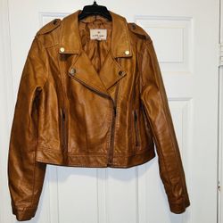 CAPE  JUBY LEATHER JACKET (XL TG) LIKE NEW ONLY $30