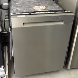 LG 24” Dishwasher (Stainless Steel Tub)👍