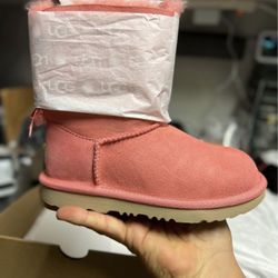 UGG Unisex-Bailey Bow li Boot Size 5 Women