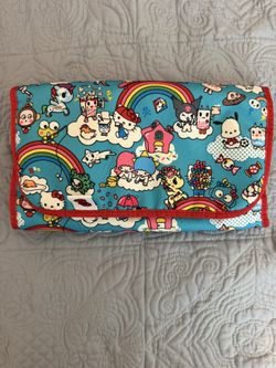 Tokidoki Collectible changing pad “Rainbow Dreams”
