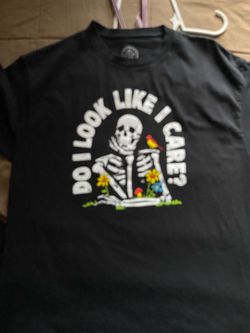 “Do I look like I care” shirt