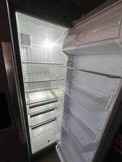 Whirlpool side by side refrigerator
