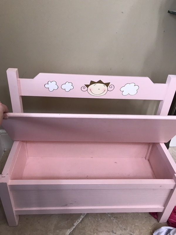 Bratt decor Chelsea dresser for Sale in Boca Raton FL ferUp