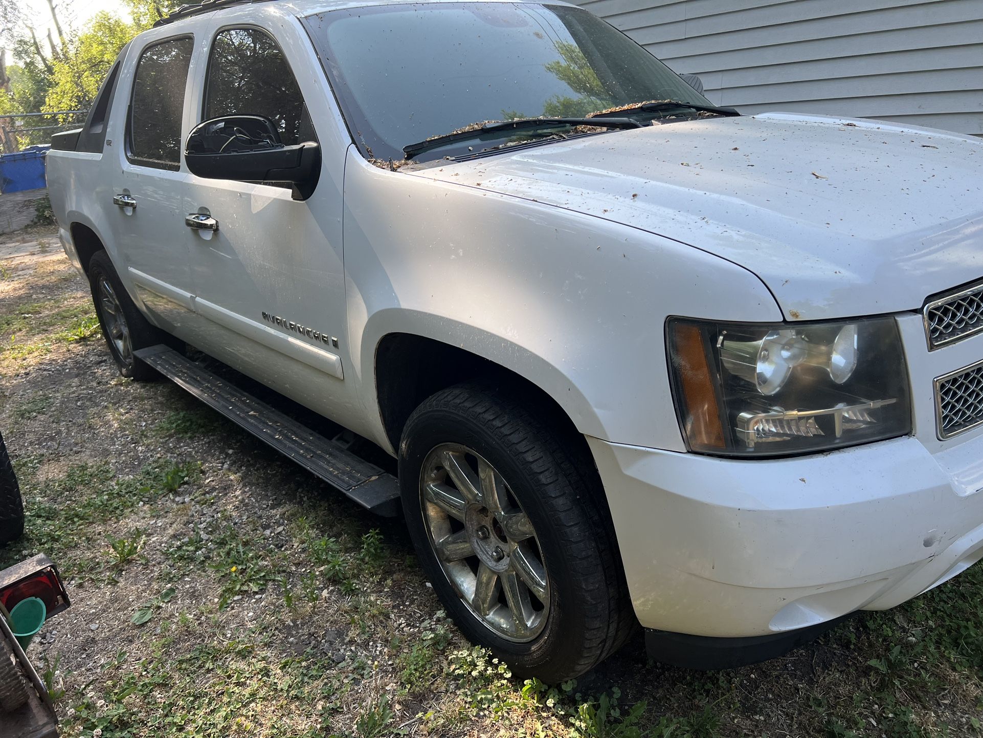 chevy avalanche parts 08 for Sale in Chicago, IL OfferUp