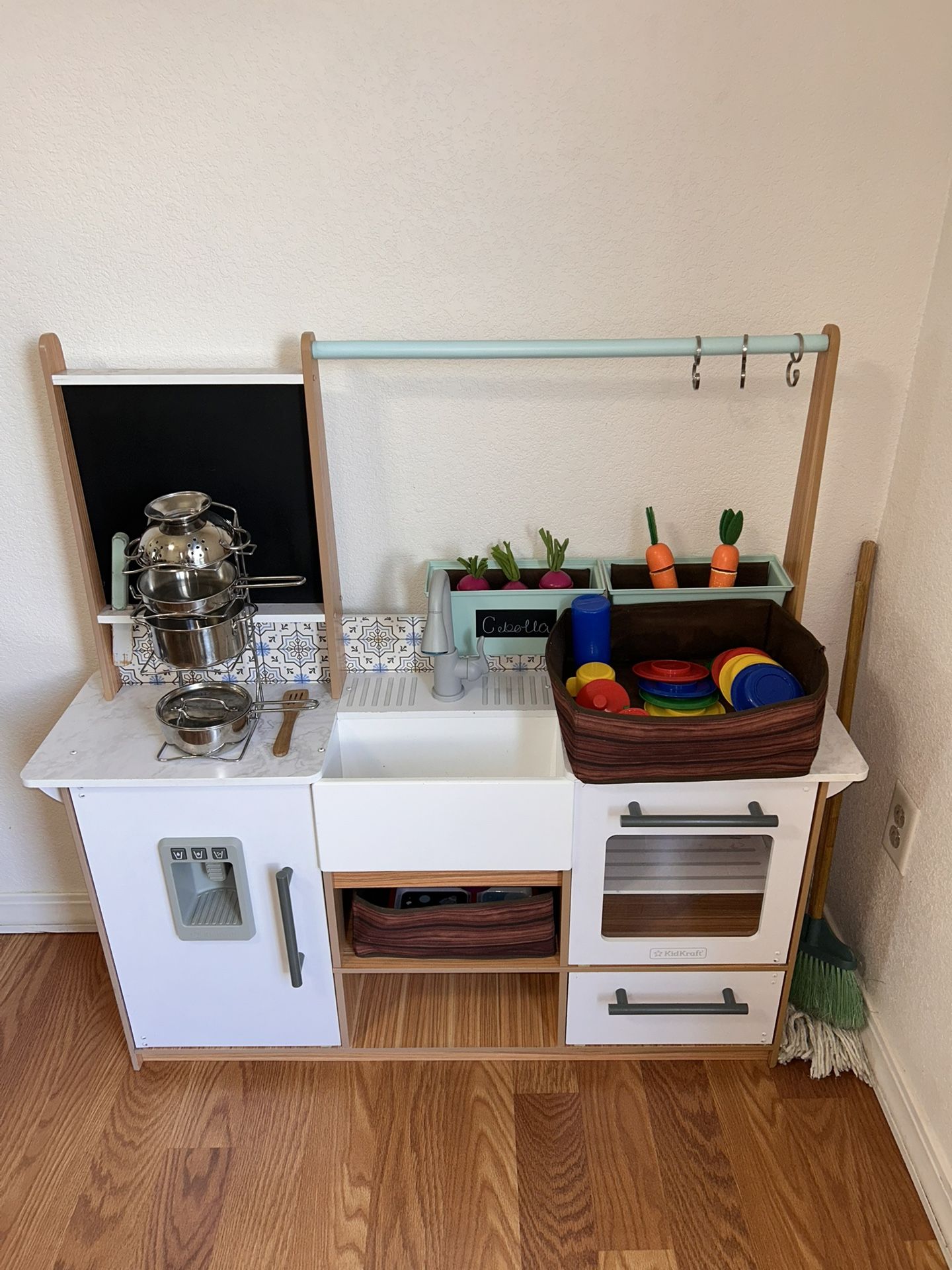 KidKraft Modern Metallics Farmhouse Wooden Play kitchen 