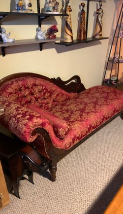 Hand Carved Solid Mahogany Antique Replica Swan Fainting Couch