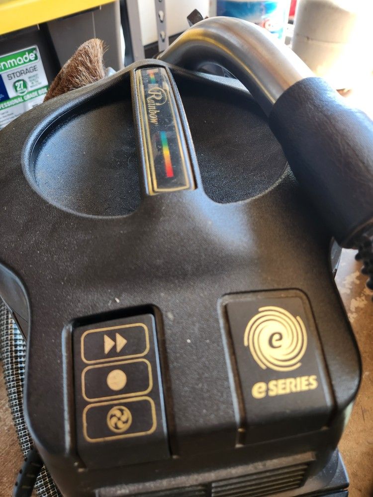 E-Series Rainbow Vacuum/ Carpet Cleaner And Attachments