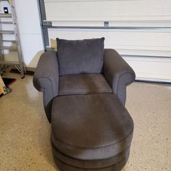 LOUNGING CHAIR WITH OTTOMAN 