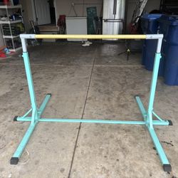 Gymnastic bar 