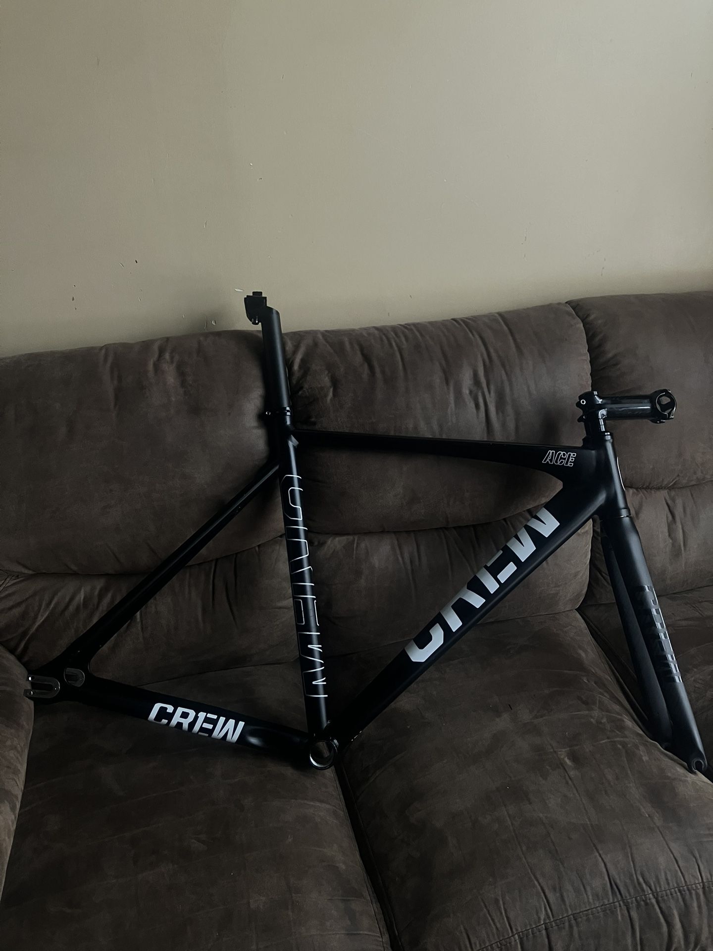 Crew ace with zip stem fixie
