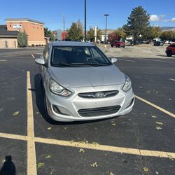 2012 Hyundai Accent 